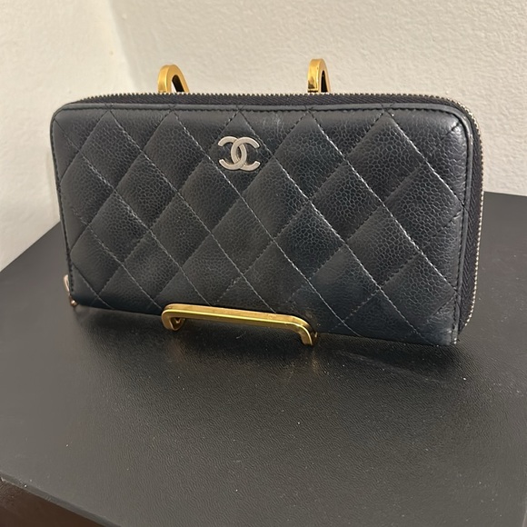 Chanel Long Zipper black wallet in good condition - Picture 2 of 16